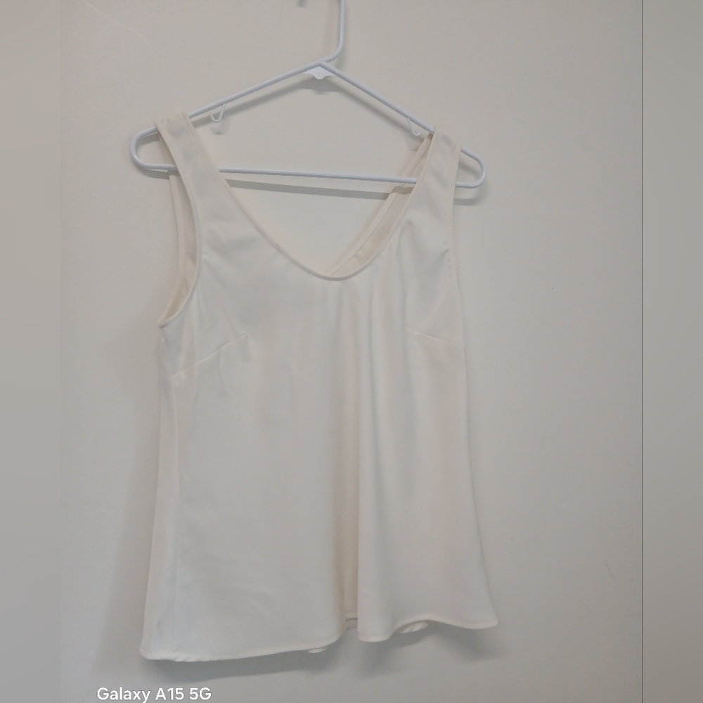 A New Day Women's .Elegant Cream Sleeveless Top Size M